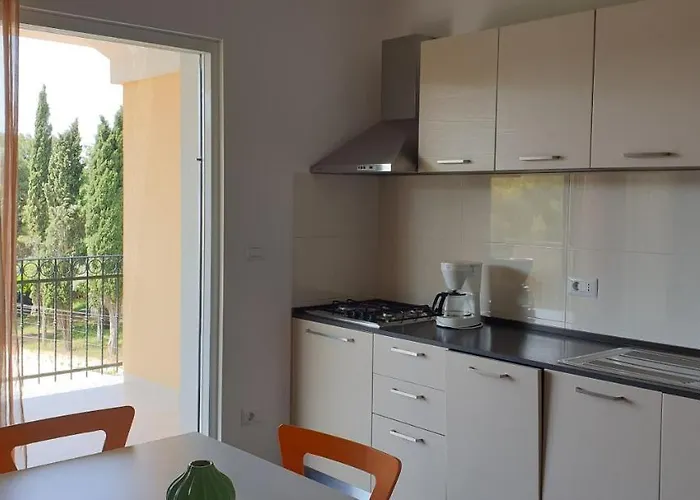 דירה Ema רוביני