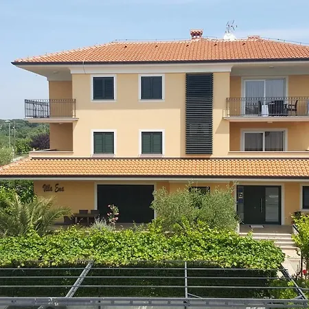 Апартаменты Ema Ровинь