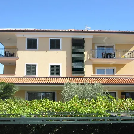 Ema Apartment