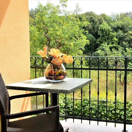 Ema Апартаменты