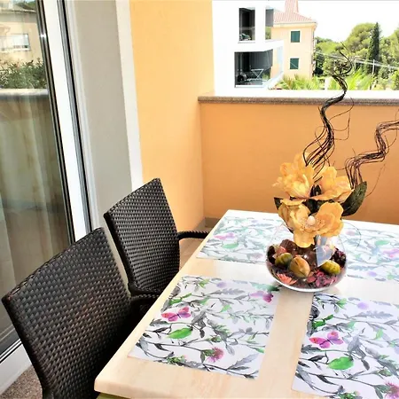 Ema Apartment *