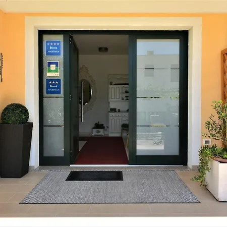 Ema Apartment *